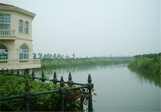 上海紫园别墅内环形人工河