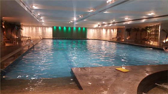 酒店泳池实景