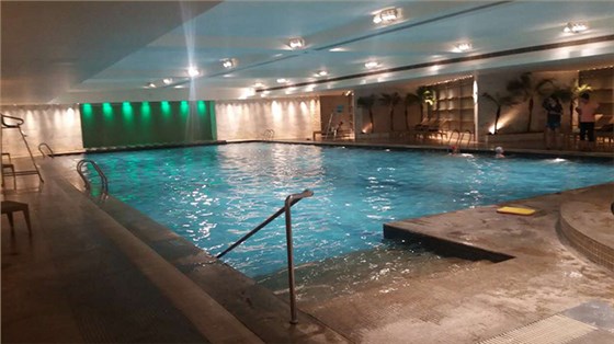 酒店泳池实景