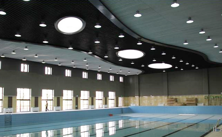上海格致中学奉贤校区室内恒温泳池