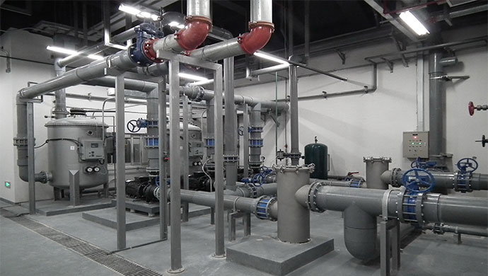 比赛泳池设备中心