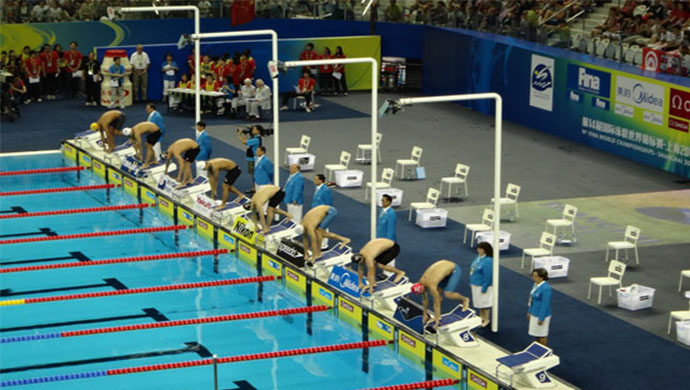 比赛游泳池