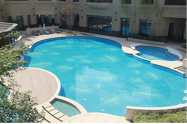 上海万科翡翠雅宾利样板房别墅泳池